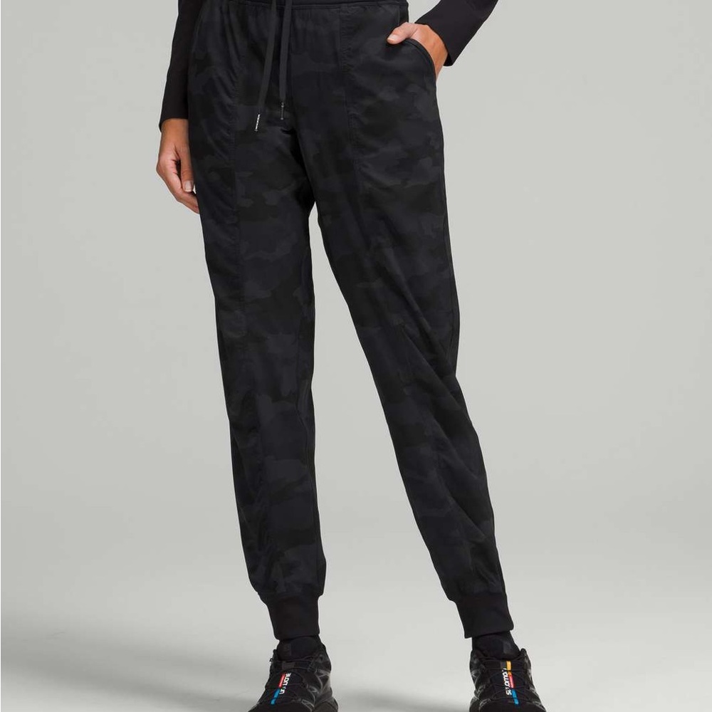 LULULEMON dance studio mid-rise joggers